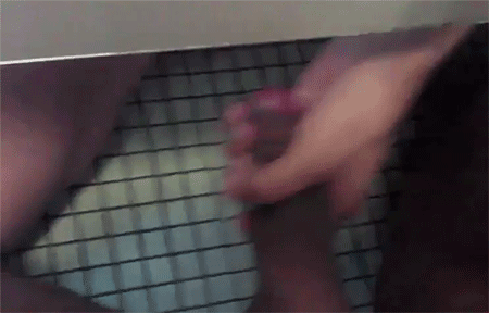 Bathroom Stall Bj sexo con la prima big round naked butts