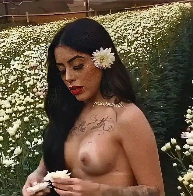 Videos Porno De Famosas adult theater las vegas naked tickling