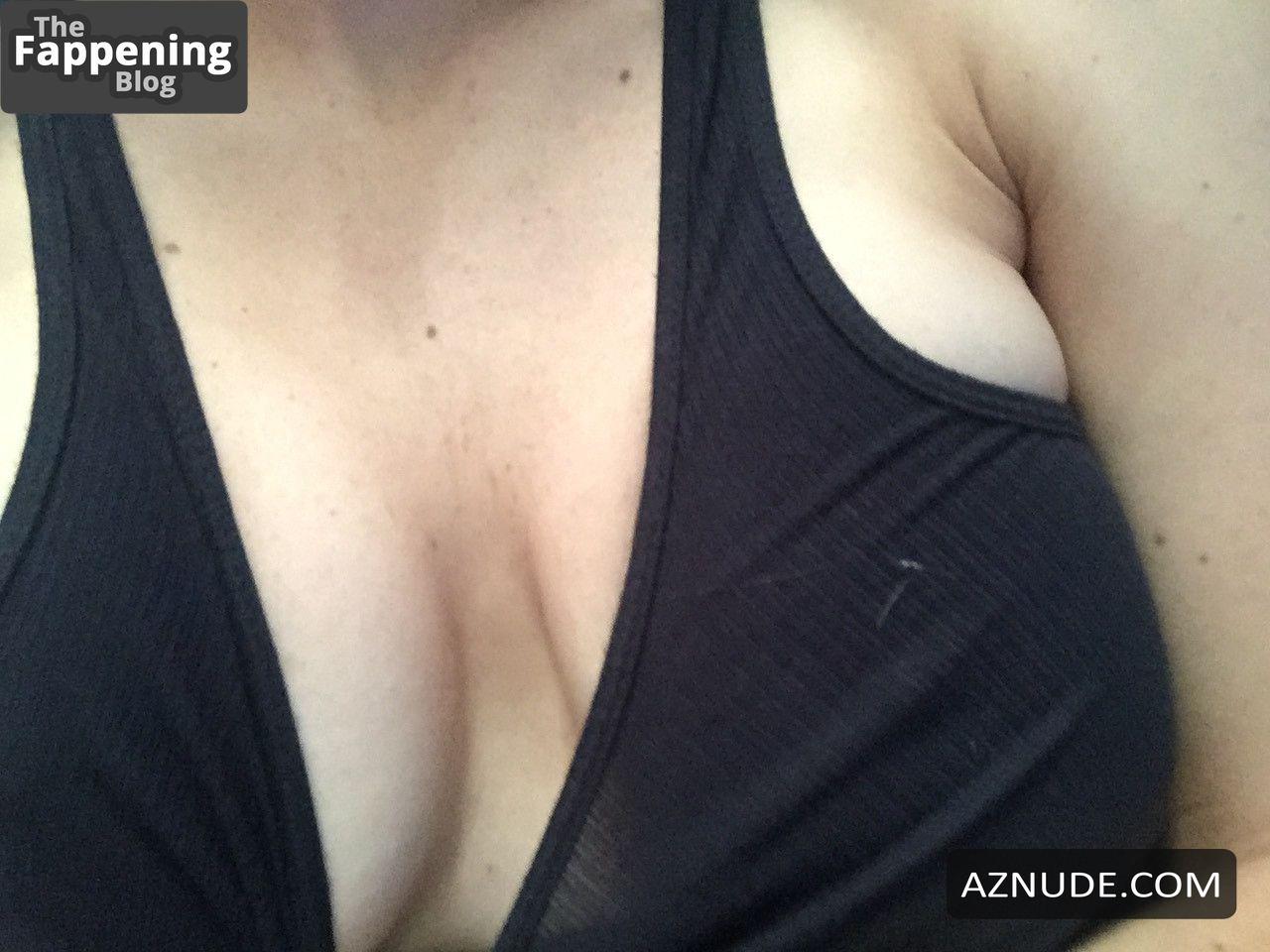 cole sims recommends Naked on vacation bariq amin add iliza shlesinger sexy photo