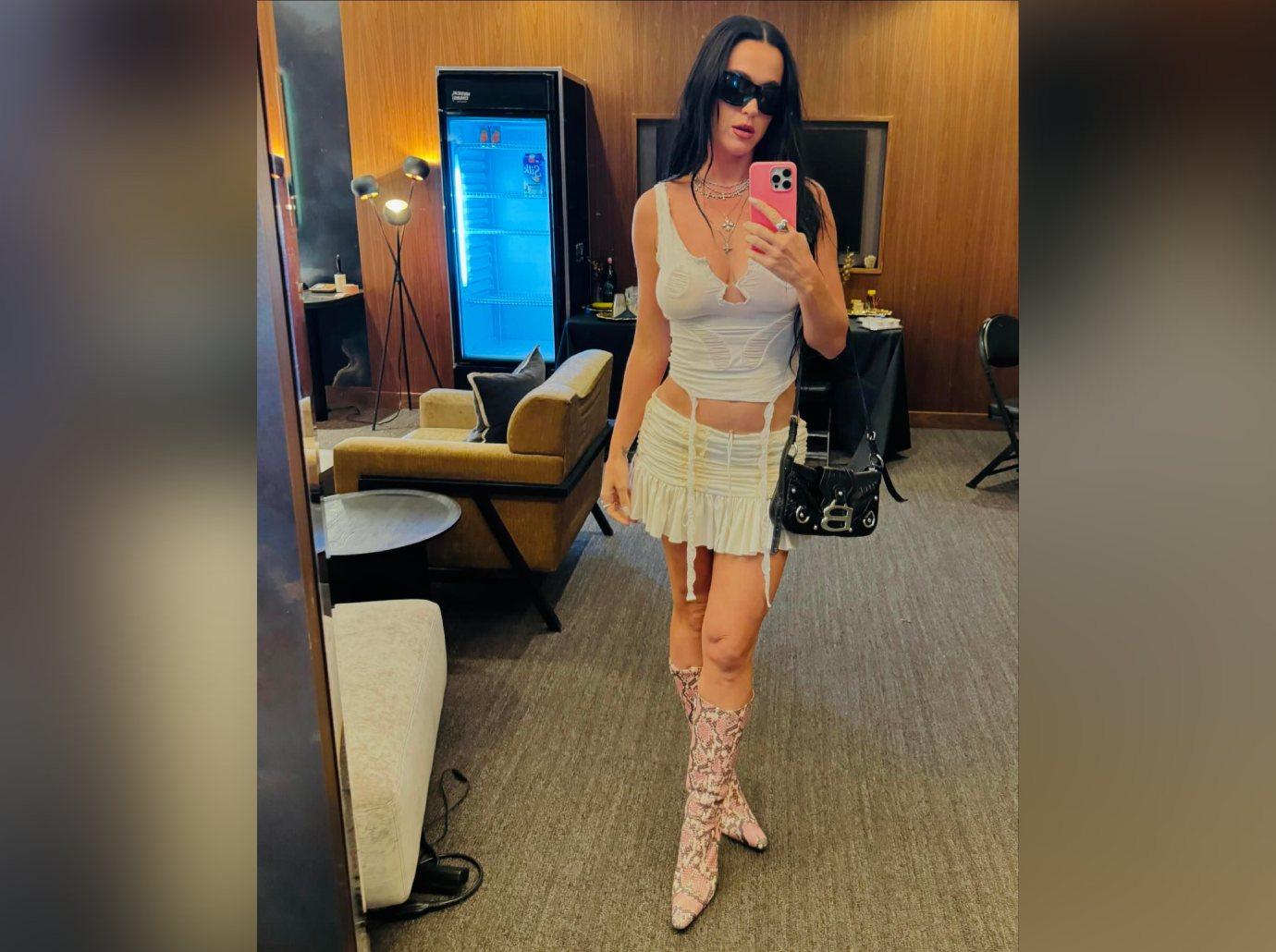 abel wang recommends daisy drew onlyfans leak alicia ganz add Spy camera dressing room photo