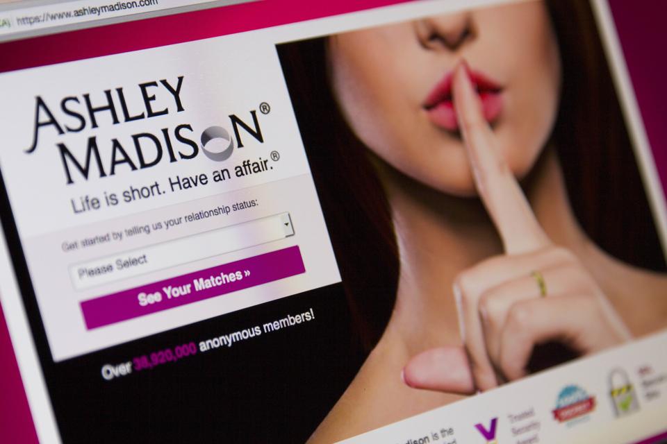 Ashley Madison Nude caramel porn star kenna valentina