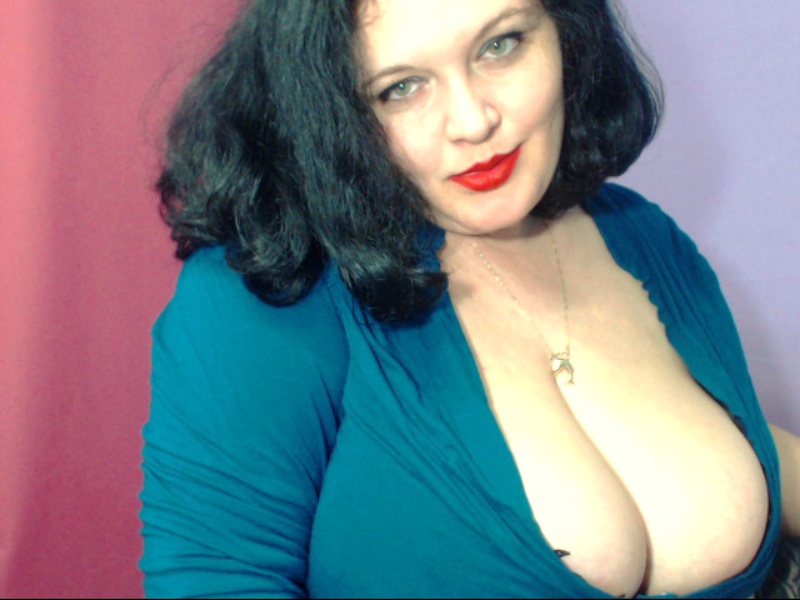 bea curtis add dangerouscurves webcam photo