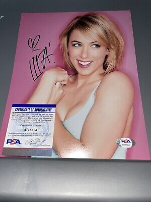 adepoju adeoye recommends iliza shlesinger sexy clara lilley add iliza shlesinger sexy image